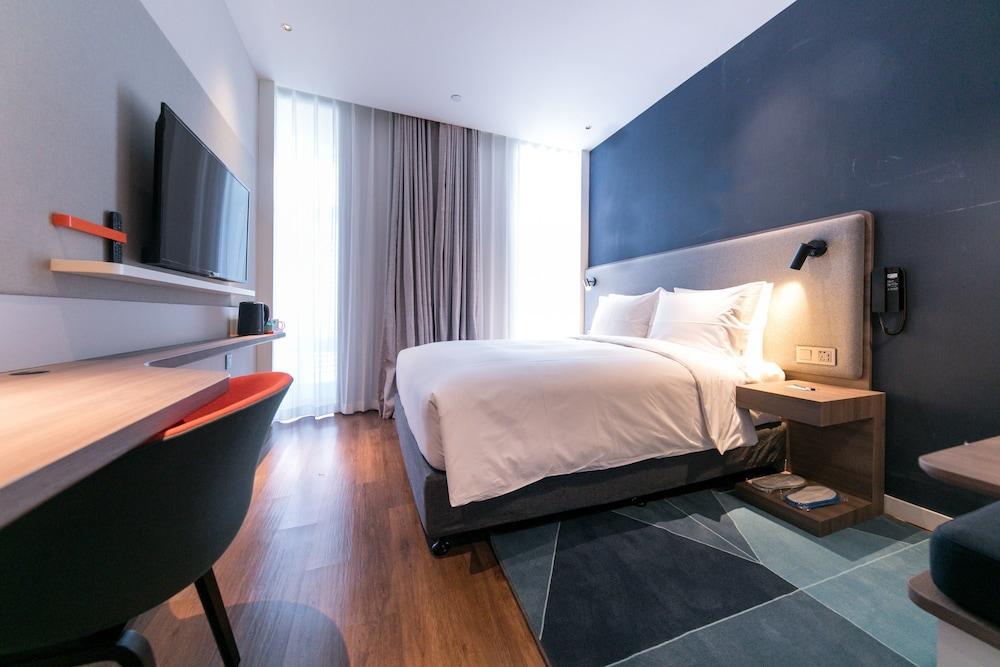 Holiday Inn Express Shanghai Tangzhen By Ihg - 20 Mins To Disney Land ภายนอก รูปภาพ