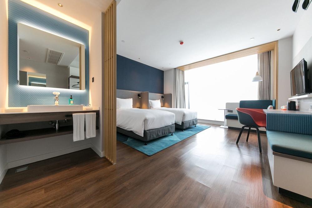 Holiday Inn Express Shanghai Tangzhen By Ihg - 20 Mins To Disney Land ภายนอก รูปภาพ