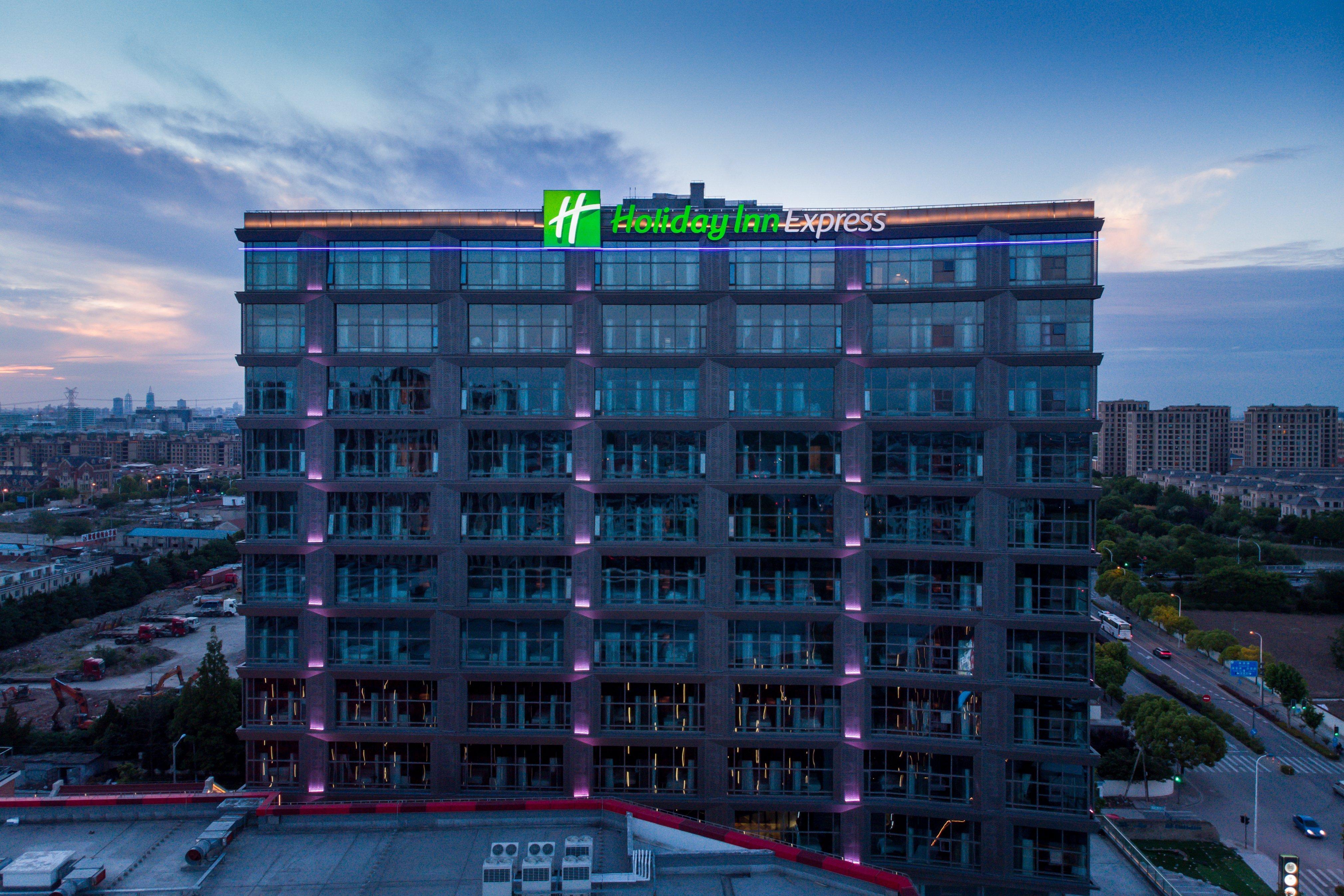 Holiday Inn Express Shanghai Tangzhen By Ihg - 20 Mins To Disney Land ภายนอก รูปภาพ