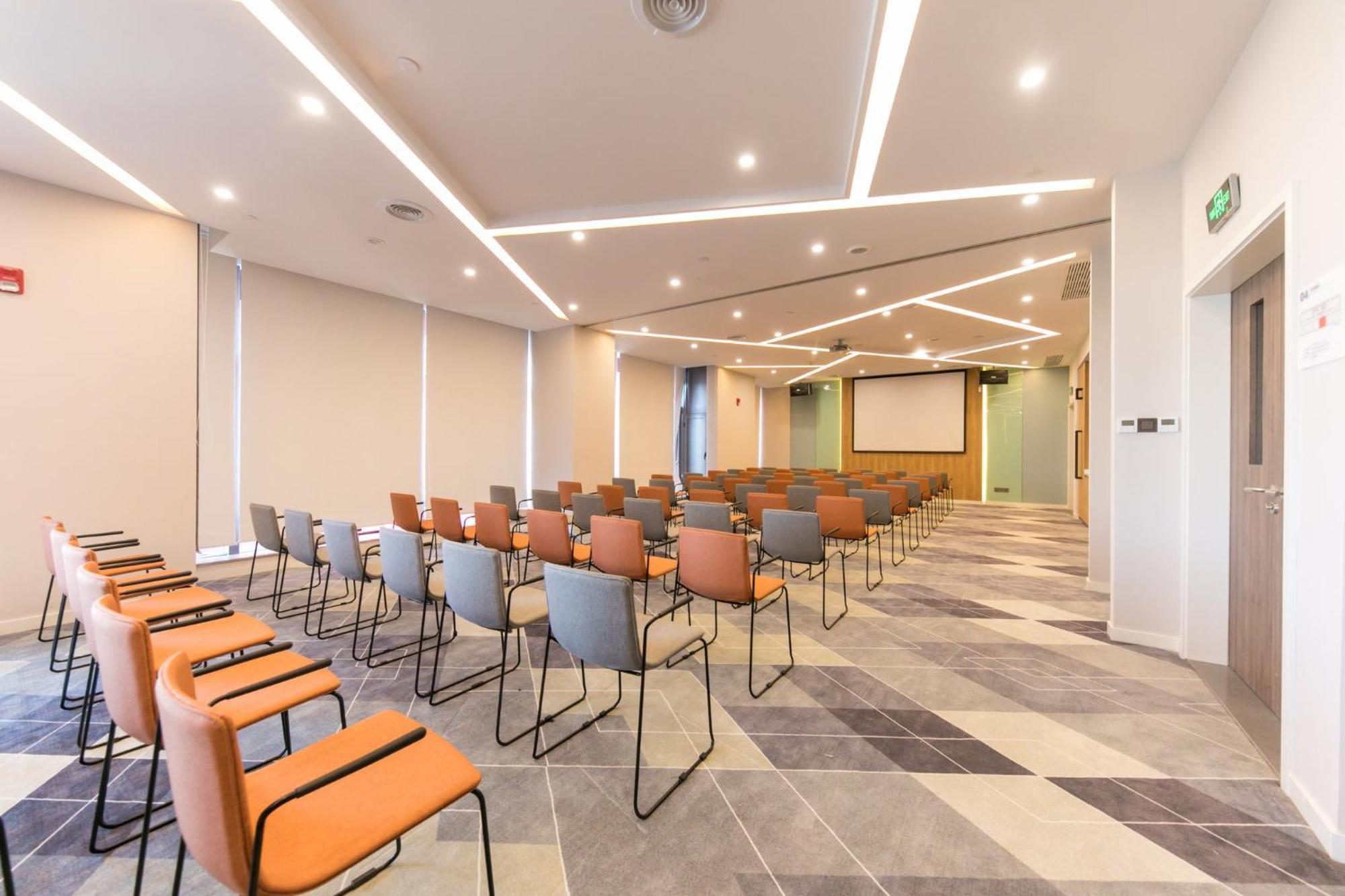 Holiday Inn Express Shanghai Tangzhen By Ihg - 20 Mins To Disney Land ภายนอก รูปภาพ