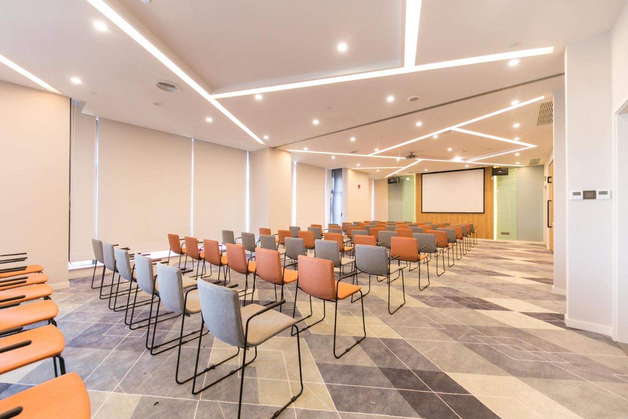 Holiday Inn Express Shanghai Tangzhen By Ihg - 20 Mins To Disney Land ภายนอก รูปภาพ